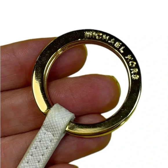 EUC MICHAEL KORS COMPACT WALLET - Picture 3 of 16